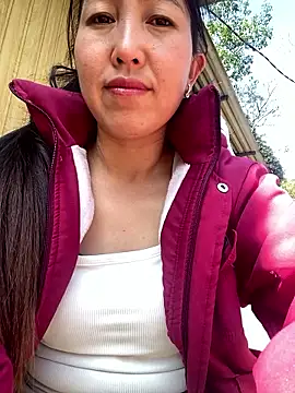 Snapshot of Huong-Ly chatting on 01.18.26 Huong-Ly online show from 01.18.26