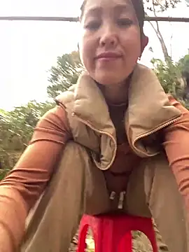 Snapshot of Huong-Ly chatting on 02.14.26 Huong-Ly online show from 02.14.26