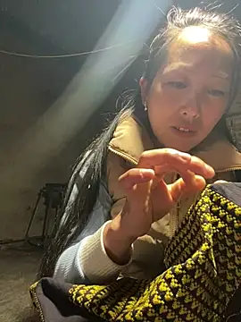 Snapshot of Huong-Ly chatting on 03.04.26 Huong-Ly online show from 03.04.26