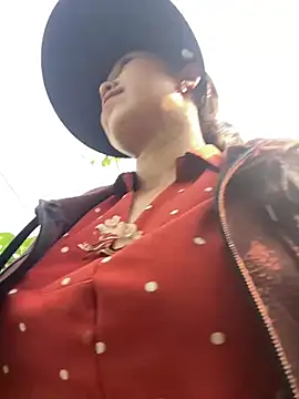 Snapshot of Huong-Ly chatting on 03.26.26 Huong-Ly online show from 03.26.26