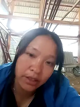 Snapshot of MuiNay chatting on 09.12.25 MuiNay online show from 09.12.25