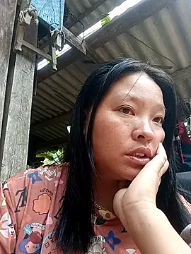 Snapshot of MuiNay chatting on 09.13.25 MuiNay online show from 09.13.25