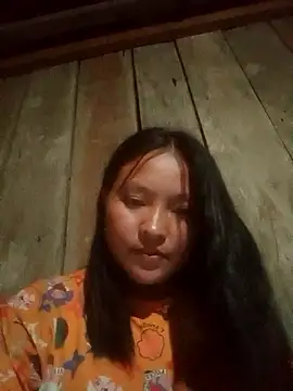 Snapshot of MuiNay chatting on 09.17.25 MuiNay online show from 09.17.25