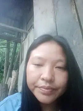 Snapshot of MuiNay chatting on 09.20.25 MuiNay online show from 09.20.25