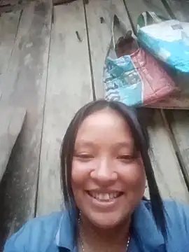 Snapshot of MuiNay chatting on 09.21.25 MuiNay online show from 09.21.25