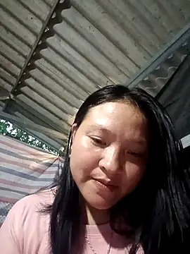 Snapshot of MuiNay chatting on 09.26.25 MuiNay online show from 09.26.25