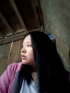 Snapshot of MuiNay chatting on 09.29.25 MuiNay online show from 09.29.25