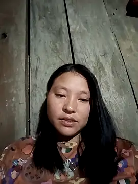 Snapshot of MuiNay chatting on 10.05.25 MuiNay online show from 10.05.25