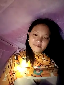 Snapshot of MuiNay chatting on 10.07.25 MuiNay online show from 10.07.25