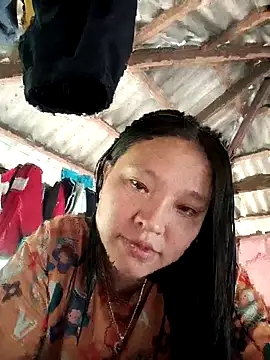 Snapshot of MuiNay chatting on 10.08.25 MuiNay online show from 10.08.25