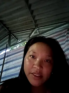 Snapshot of MuiNay chatting on 10.13.25 MuiNay online show from 10.13.25