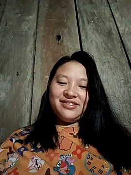 Snapshot of MuiNay chatting on 10.15.25 MuiNay online show from 10.15.25