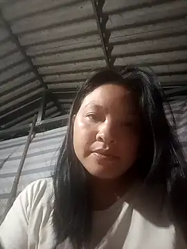 Snapshot of MuiNay chatting on 10.16.25 MuiNay online show from 10.16.25