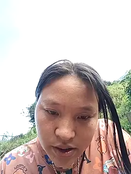 Snapshot of MuiNay chatting on 10.18.25 MuiNay online show from 10.18.25