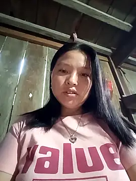 Snapshot of MuiNay chatting on 10.18.25 MuiNay online show from 10.18.25