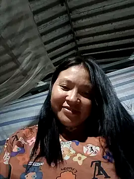 Snapshot of MuiNay chatting on 10.19.25 MuiNay online show from 10.19.25