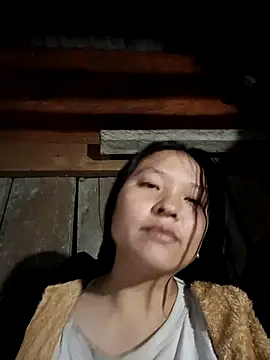 Snapshot of MuiNay chatting on 10.22.25 MuiNay online show from 10.22.25