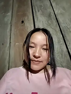 Snapshot of MuiNay chatting on 10.24.25 MuiNay online show from 10.24.25