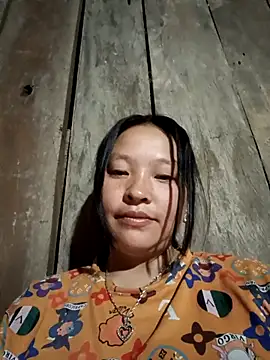 Snapshot of MuiNay chatting on 10.26.25 MuiNay online show from 10.26.25