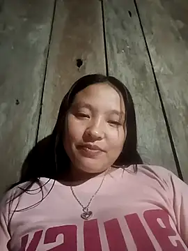 Snapshot of MuiNay chatting on 10.28.25 MuiNay online show from 10.28.25