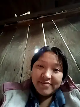 Snapshot of MuiNay chatting on 11.03.25 MuiNay online show from 11.03.25