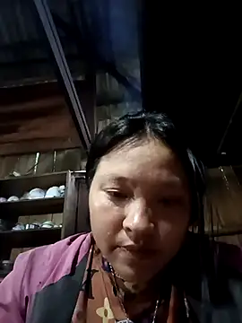 Snapshot of MuiNay chatting on 11.06.25 MuiNay online show from 11.06.25