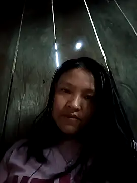 Snapshot of MuiNay chatting on 11.08.25 MuiNay online show from 11.08.25