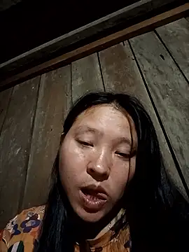 Snapshot of MuiNay chatting on 11.09.25 MuiNay online show from 11.09.25