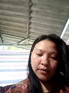 Snapshot of MuiNay chatting on 11.11.25 MuiNay online show from 11.11.25