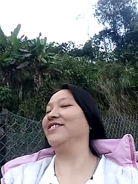 Snapshot of MuiNay chatting on 11.23.25 MuiNay online show from 11.23.25