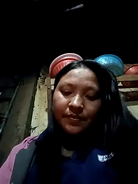 Snapshot of MuiNay chatting on 11.29.25 MuiNay online show from 11.29.25