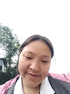 Snapshot of MuiNay chatting on 12.03.25 MuiNay online show from 12.03.25