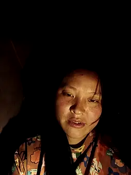 Snapshot of MuiNay chatting on 12.04.25 MuiNay online show from 12.04.25