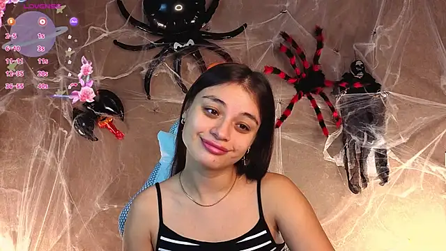 Snapshot of Leila_Hefner chatting on 10.15.25 Leila Hefner online show from 10.15.25