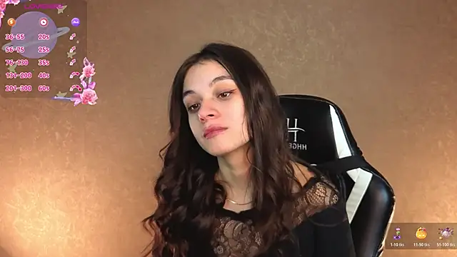 Snapshot of Leila_Hefner chatting on 11.06.25 Leila Hefner online show from 11.06.25