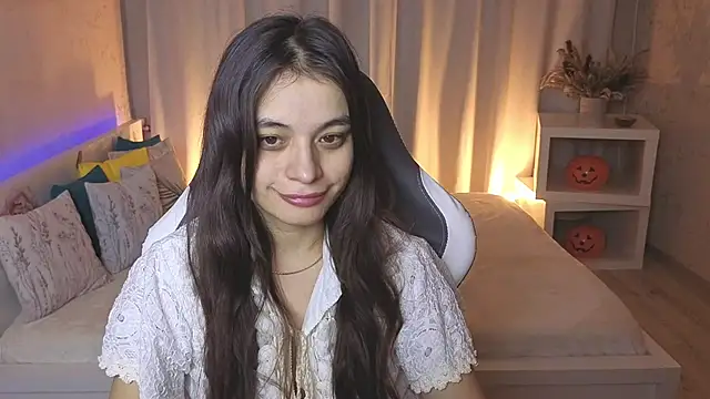 Snapshot of Leila_Hefner chatting on 11.14.25 Leila Hefner online show from 11.14.25