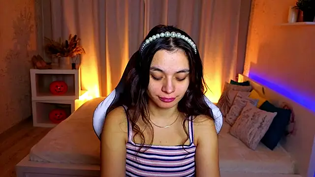 Snapshot of Leila_Hefner chatting on 11.20.25 Leila Hefner online show from 11.20.25