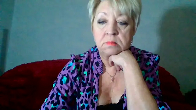 Snapshot of DianaQDream chatting on 05.14.26 DianaQDream online show from 05.14.26