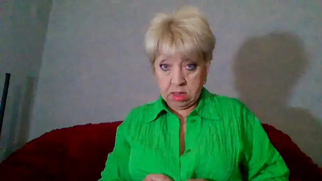 Snapshot of DianaQDream chatting on 05.15.26 DianaQDream online show from 05.15.26