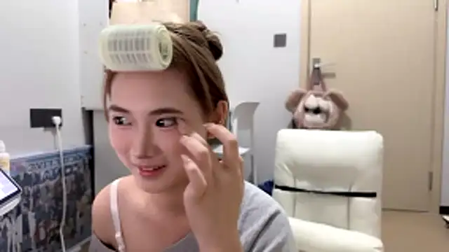 Snapshot of Ann-cookie chatting on 11.07.25 Ann-cookie online show from 11.07.25