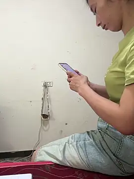 crhong666 online show from 10.07.25