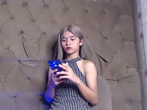 Snapshot of _lexa_ chatting on 09.21.25 lexa online show from 09.21.25