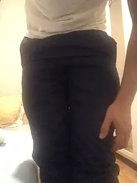 Snapshot of lewis91 chatting on 10.29.25 lewis91 online show from 10.29.25