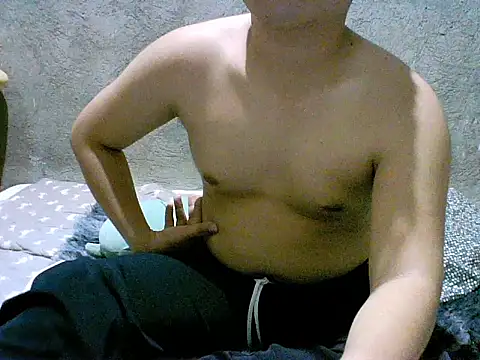 Snapshot of alhex_gay26 chatting on 02.26.26 alhex gay26 online show from 02.26.26