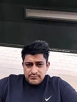 Snapshot of titolovemilfs chatting on 02.04.26 titolovemilfs online show from 02.04.26