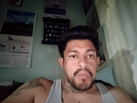 Snapshot of titolovemilfs chatting on 03.24.26 titolovemilfs online show from 03.24.26