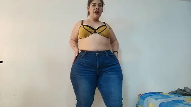 Snapshot of dominant_hipss chatting on 12.19.24 dominant hipss online show from 12.19.24