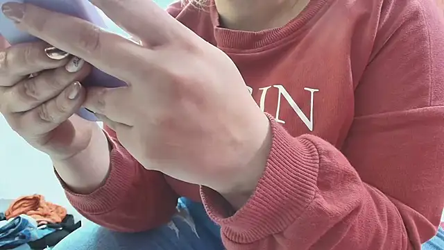 Snapshot of dominant_hipss chatting on 10.03.25 dominant hipss online show from 10.03.25