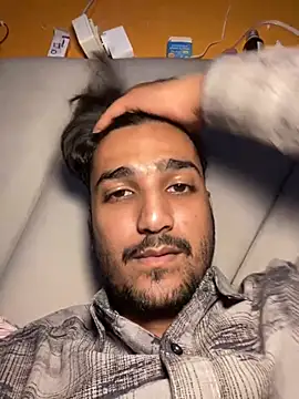 Snapshot of the_Shinchan@xh chatting on 11.25.25 the Shinchanxh online show from 11.25.25