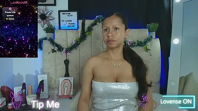 Snapshot of Catherine_mature45 chatting on 12.15.25 Catherine mature45 online show from 12.15.25